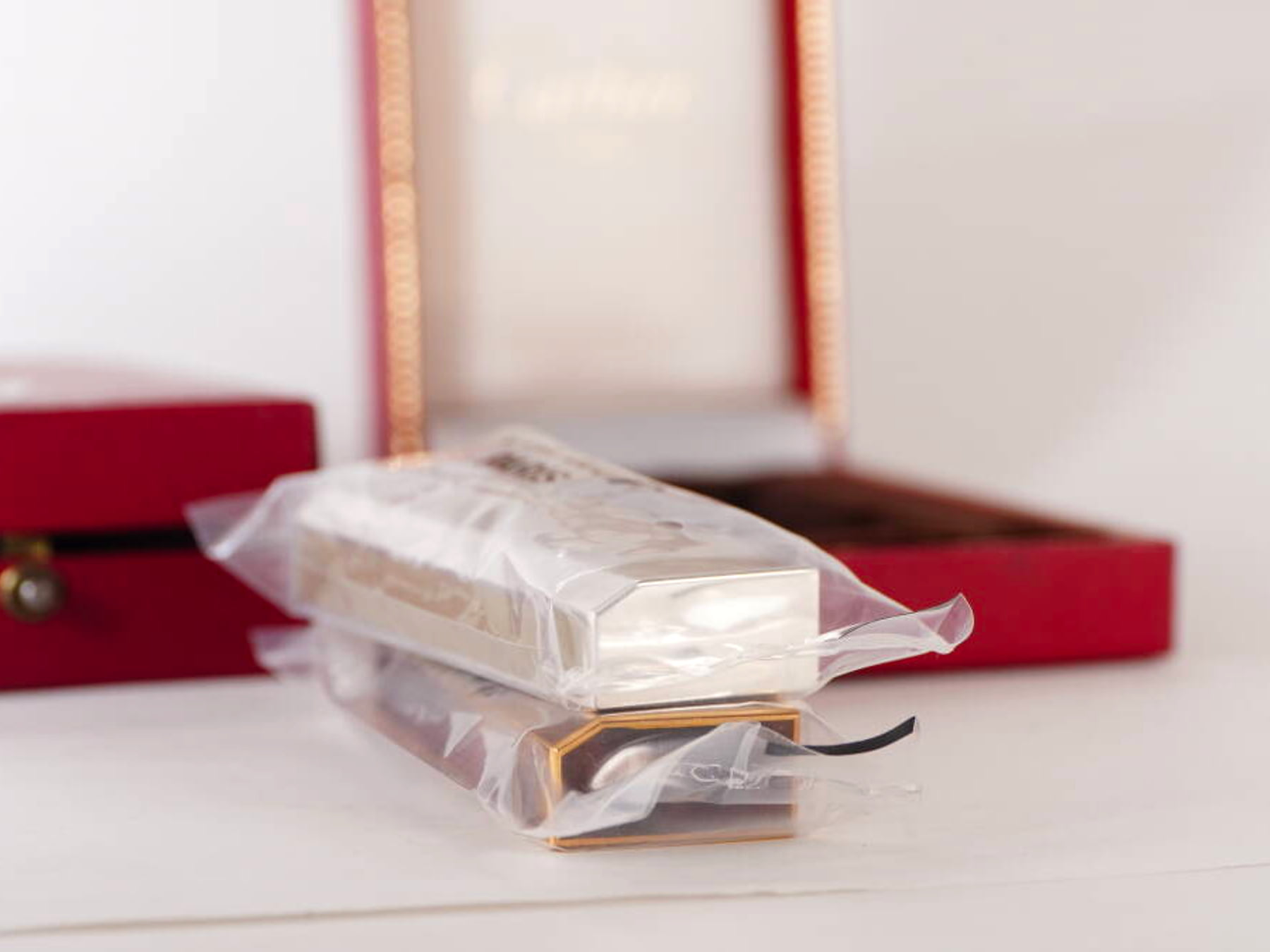 Cartier カルティエ ガスライター 2点セット 漆面風 ゴールドカラー 純正ケース付 · plate 3