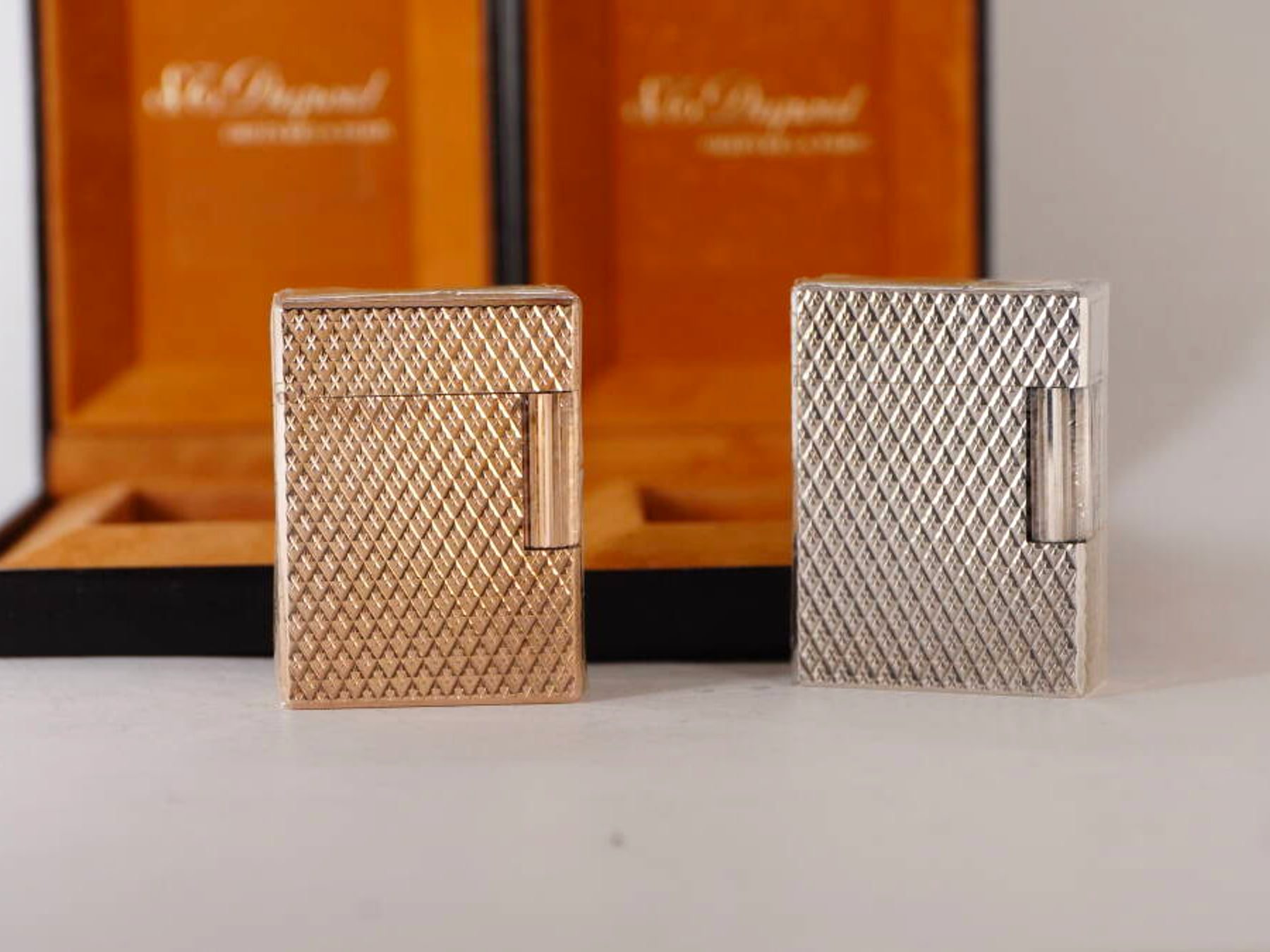 S.T.Dupont エステーデュポン L1系 ガスライター 2点セット 原箱付 ゴールド系 シルバー系 現状品 · plate 9