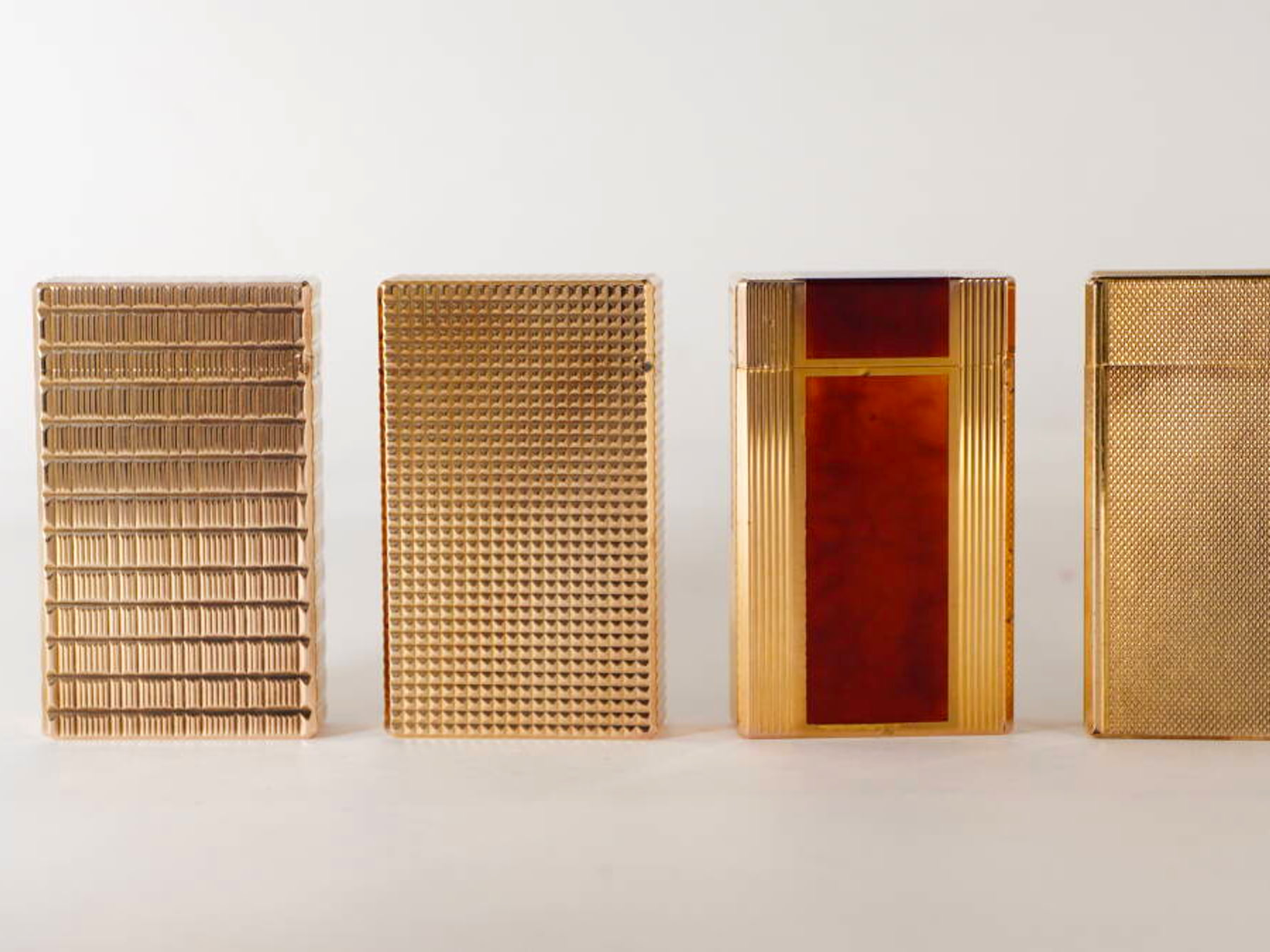 S.T.Dupont エステーデュポン L1系 ガスライター 4点セット ゴールドカラー 各種デザイン 現状品 · plate 10