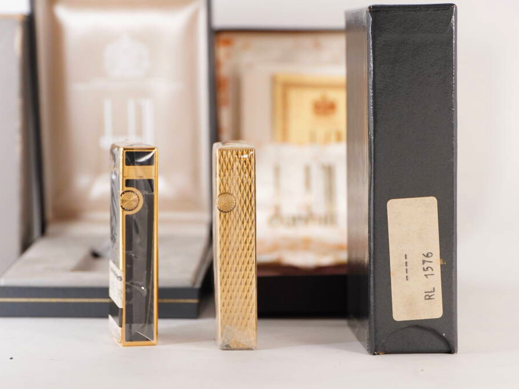 dunhill ダンヒル ガスライター 3点セット 原箱付 ゴールドカラー シルバーカラー ブラック系デザイン 現状品 · plate 4