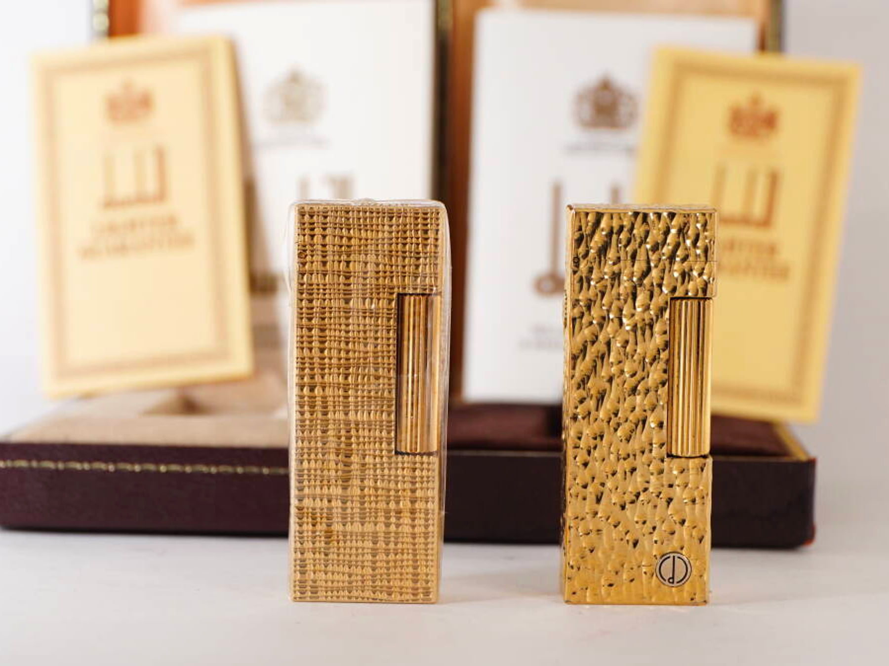 dunhill ダンヒル ガスライター 2点セット ゴールドカラー 純正ケース付 · plate 2