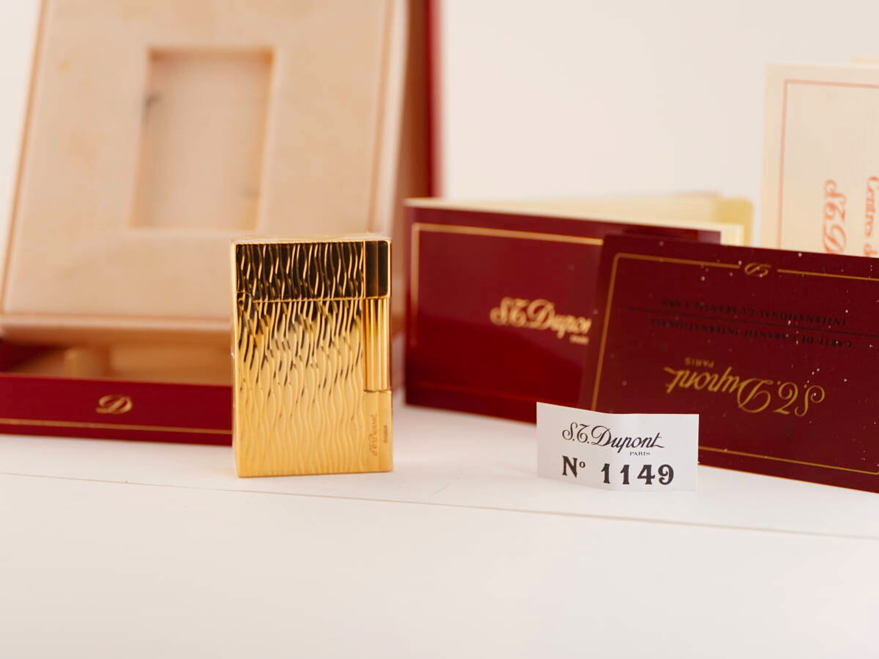 S.T.Dupont デュポン表記 ライン2タイプ ゴールドカラー ガスライター ケース・書類付 ジャンク品