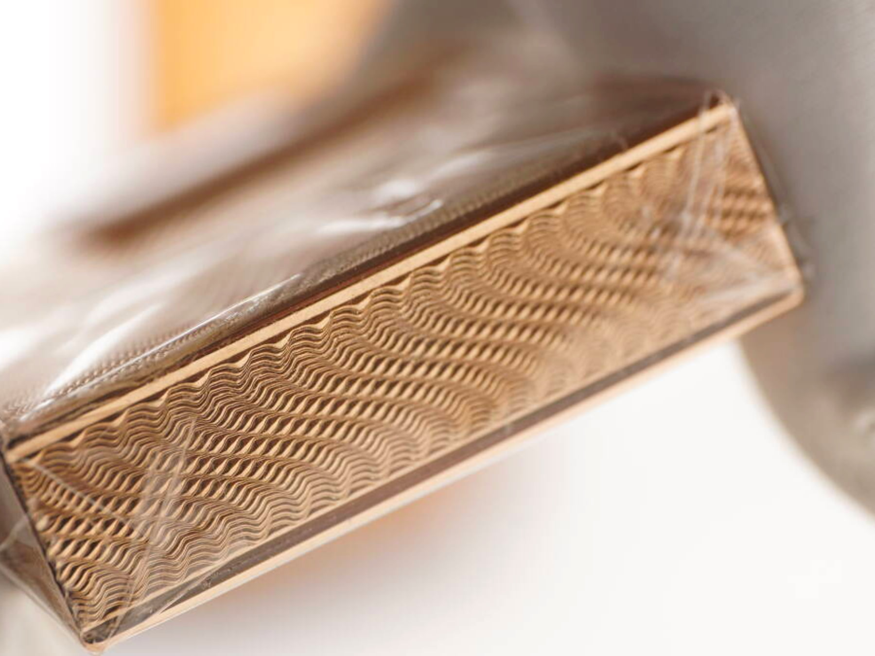 S.T.Dupont エステーデュポン L2系 ガスライター 1点 原箱付 ゴールドカラー 波状デザイン 現状品 · plate 5