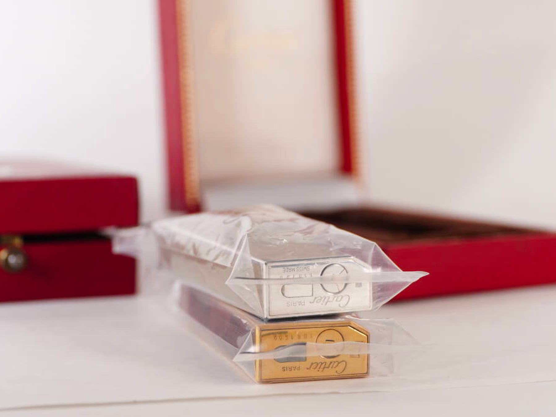 Cartier カルティエ ガスライター 2点セット 漆面風 ゴールドカラー 純正ケース付 · plate 5