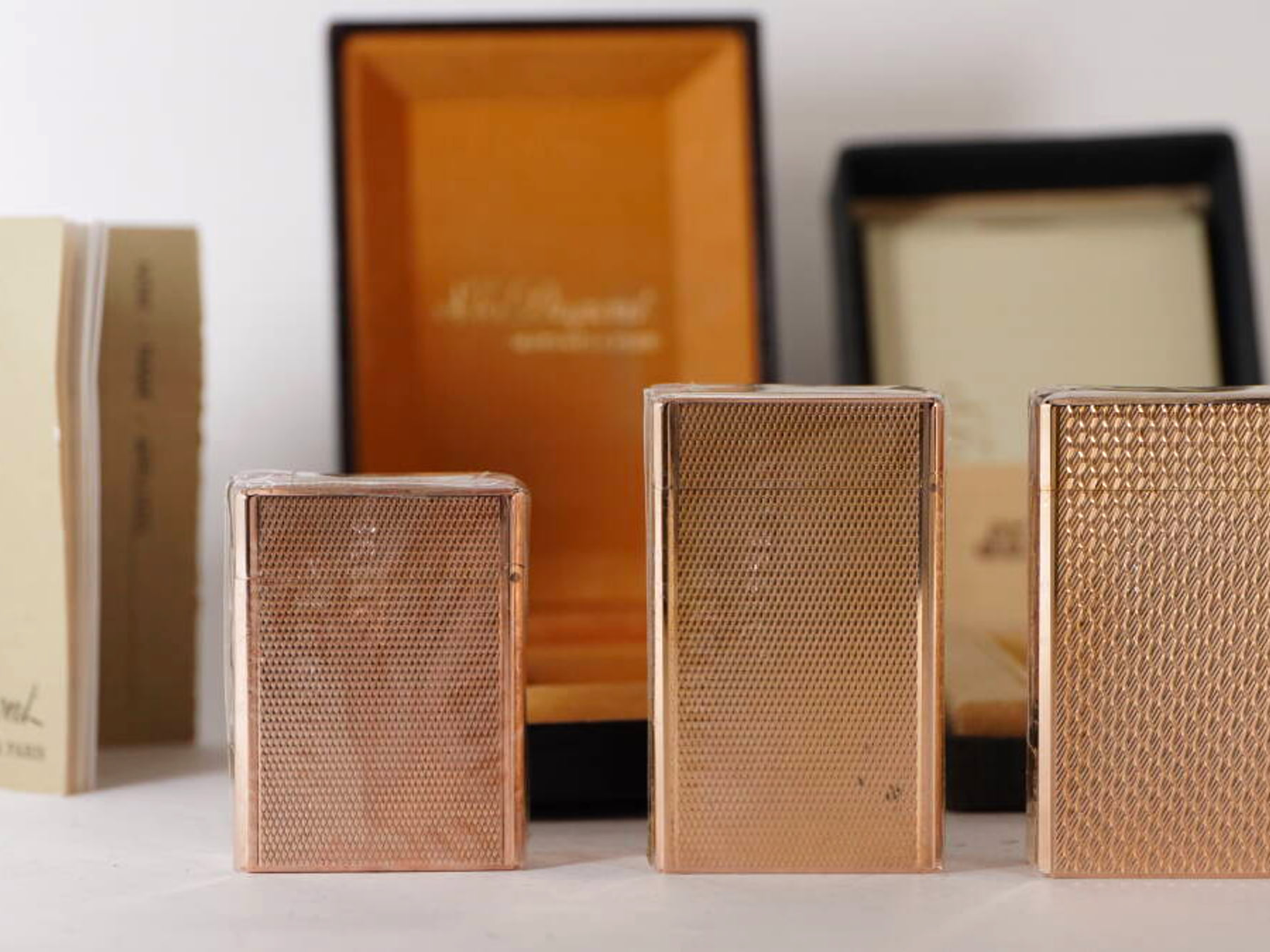 S.T.Dupont エステーデュポン L1系 ガスライター 3点セット 原箱付 ゴールドカラー 現状品 · plate 3