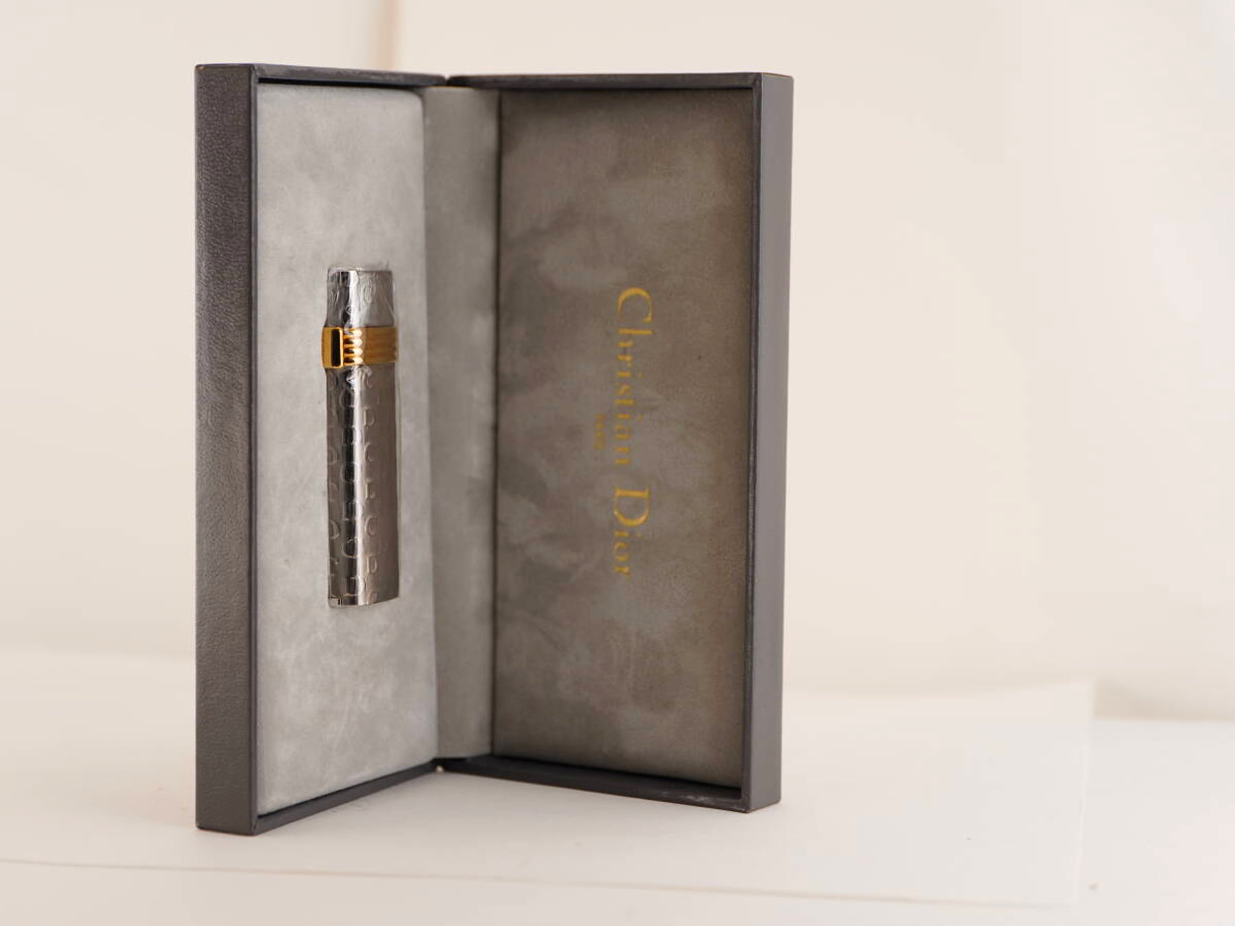 Christian Dior ディオール表記 シルバーカラー ガスライター ケース付 ジャンク品