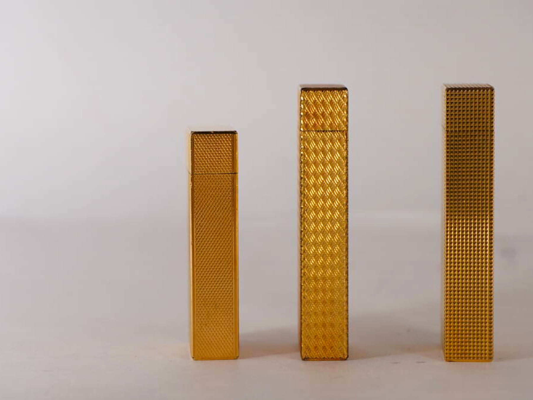 Cartier カルティエ ガスライター 3点セット ゴールドカラー 格子調 各種デザイン 単品 現状品 · plate 4