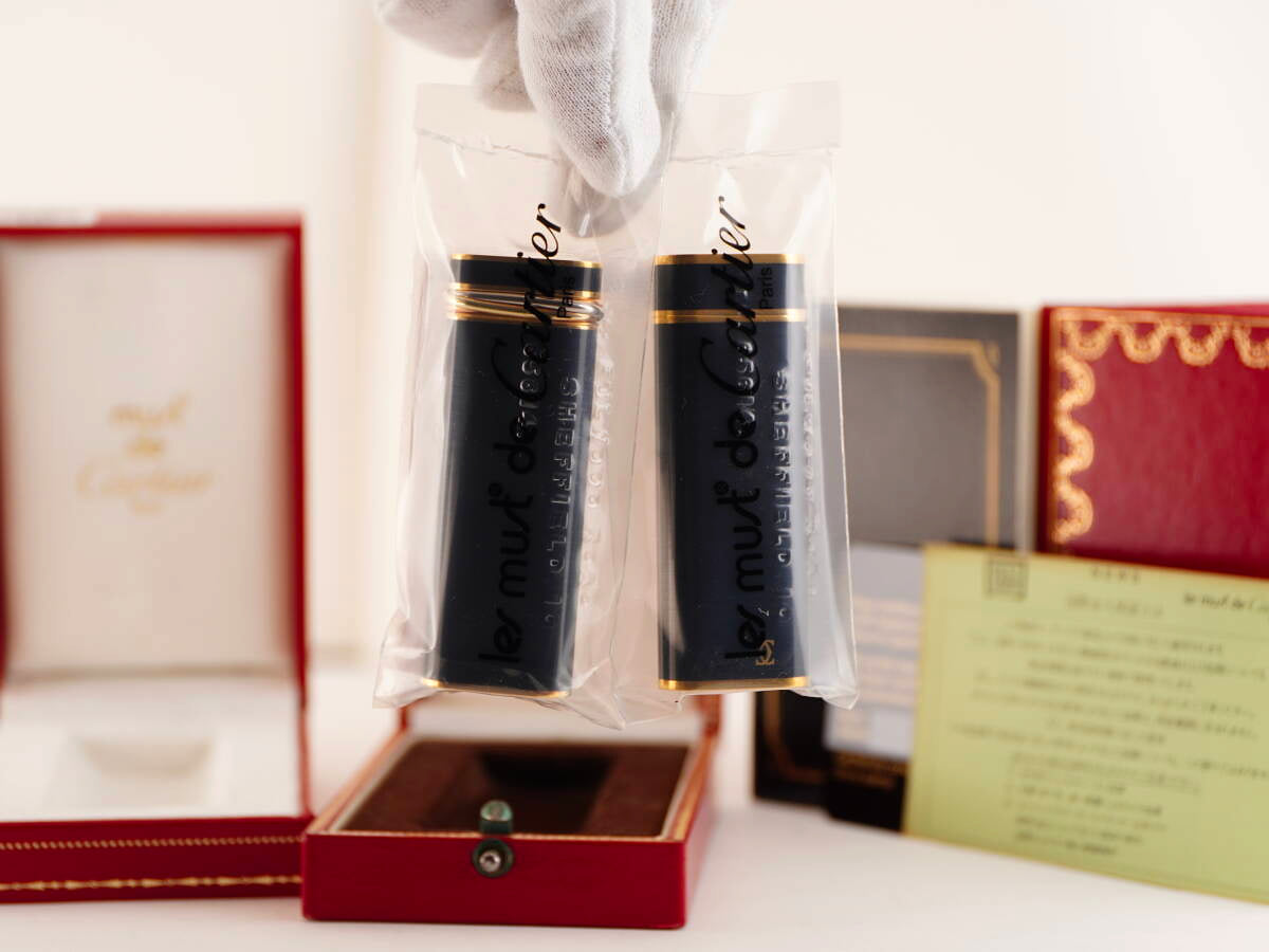 Cartier カルティエ表記 ブラック系 漆調 ガスライター 2点 ケース・書類類付 ジャンク品