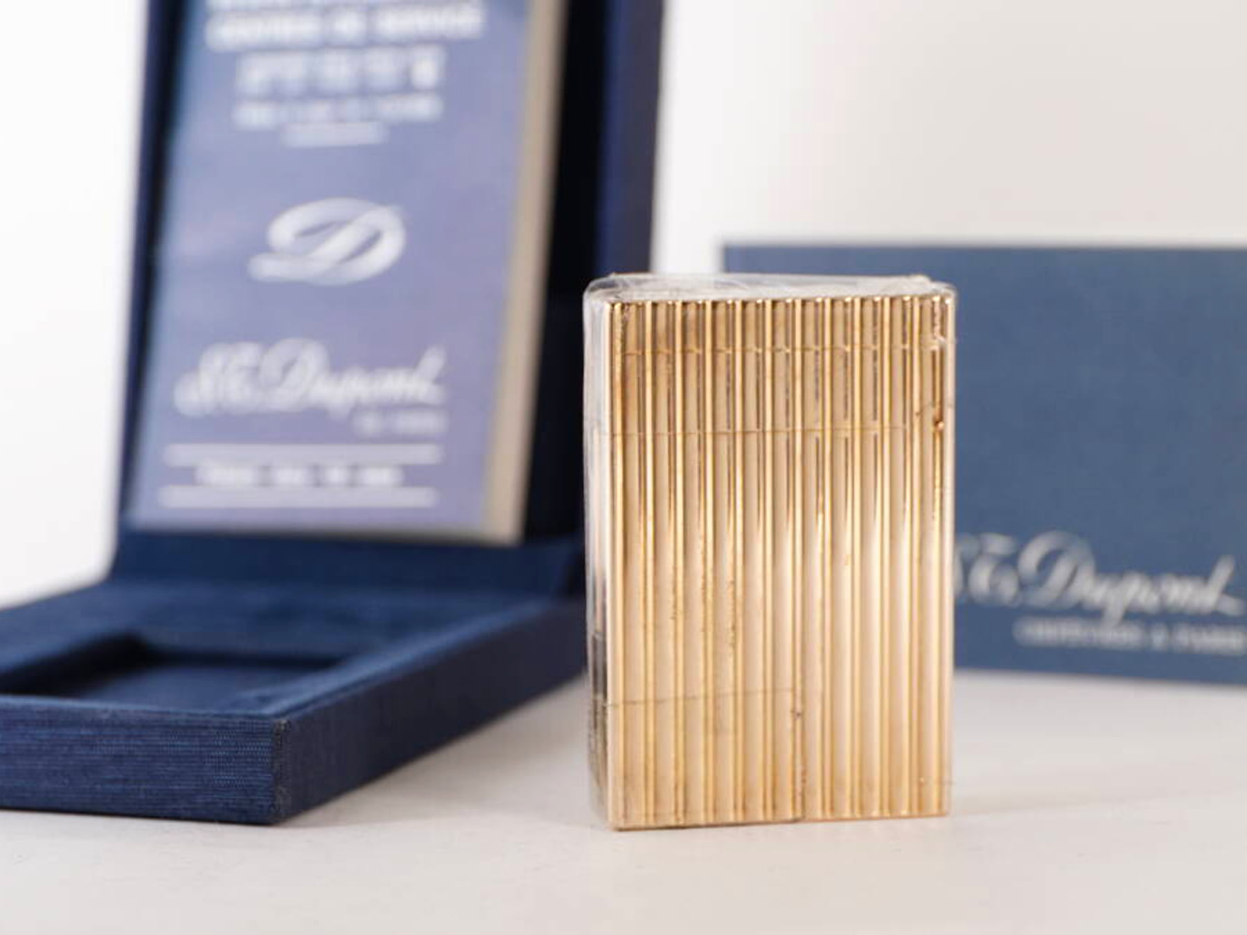 S.T.Dupont エステーデュポン L2系 ガスライター 1点 原箱付 ゴールドカラー ストライプ調 現状品 · plate 3