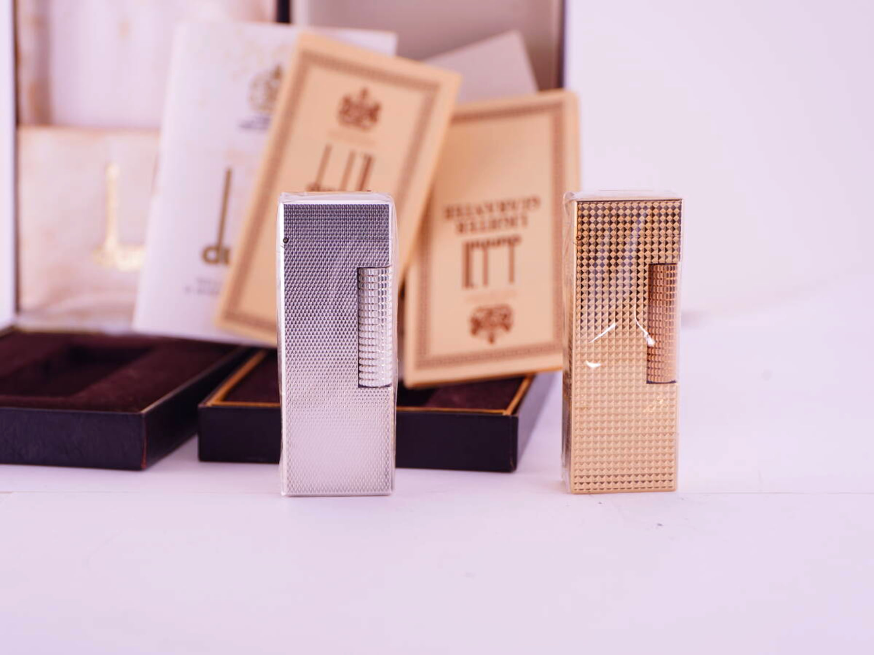 dunhill ダンヒル表記 金銀色 ガスライター 2点 ケース・書類類付 ジャンク品