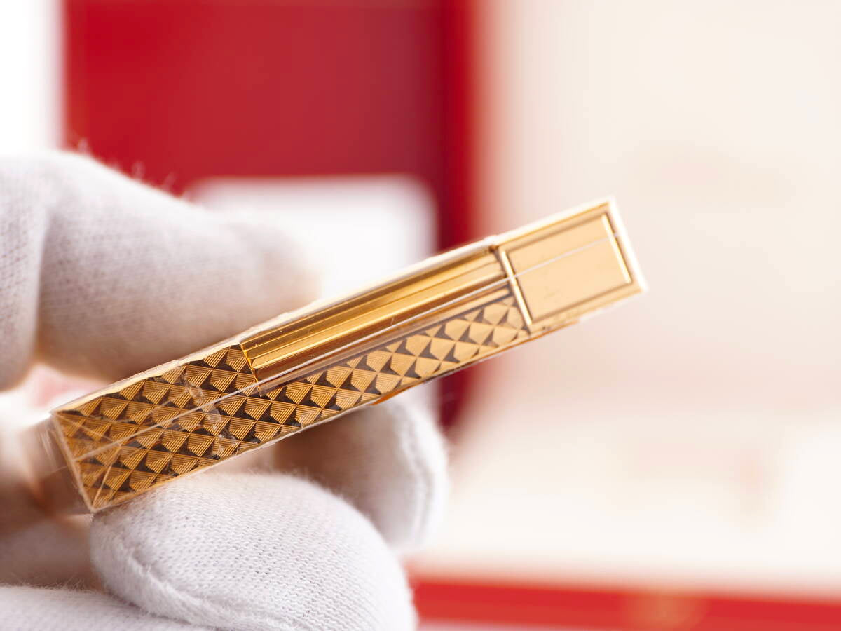 S.T.Dupont デュポン表記 ライン2タイプ ゴールドカラー 格子模様 ガスライター ケース付 ジャンク品