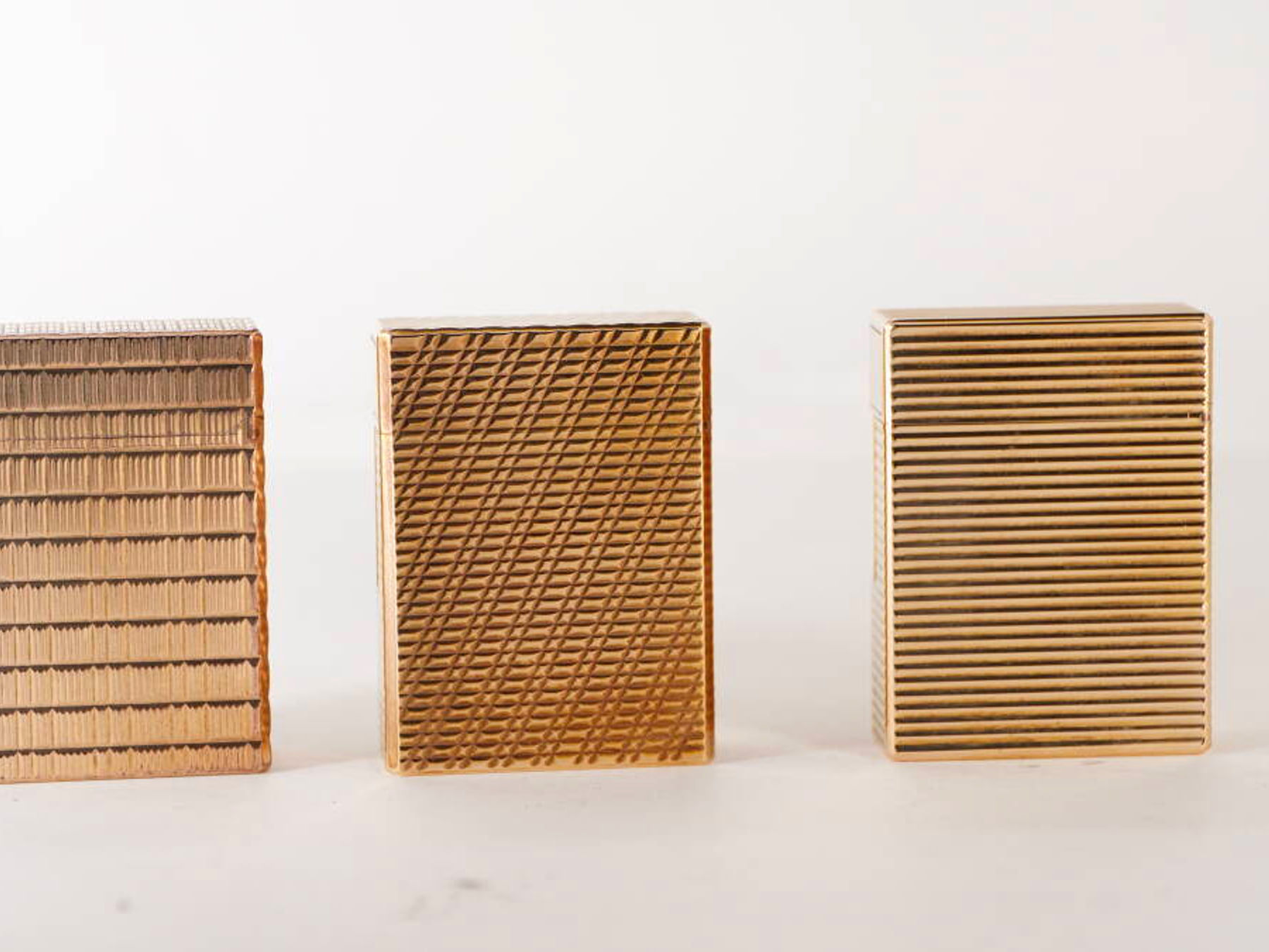 S.T.Dupont エステーデュポン L1系 ガスライター 3点セット ゴールドカラー 各種デザイン 現状品 · plate 3