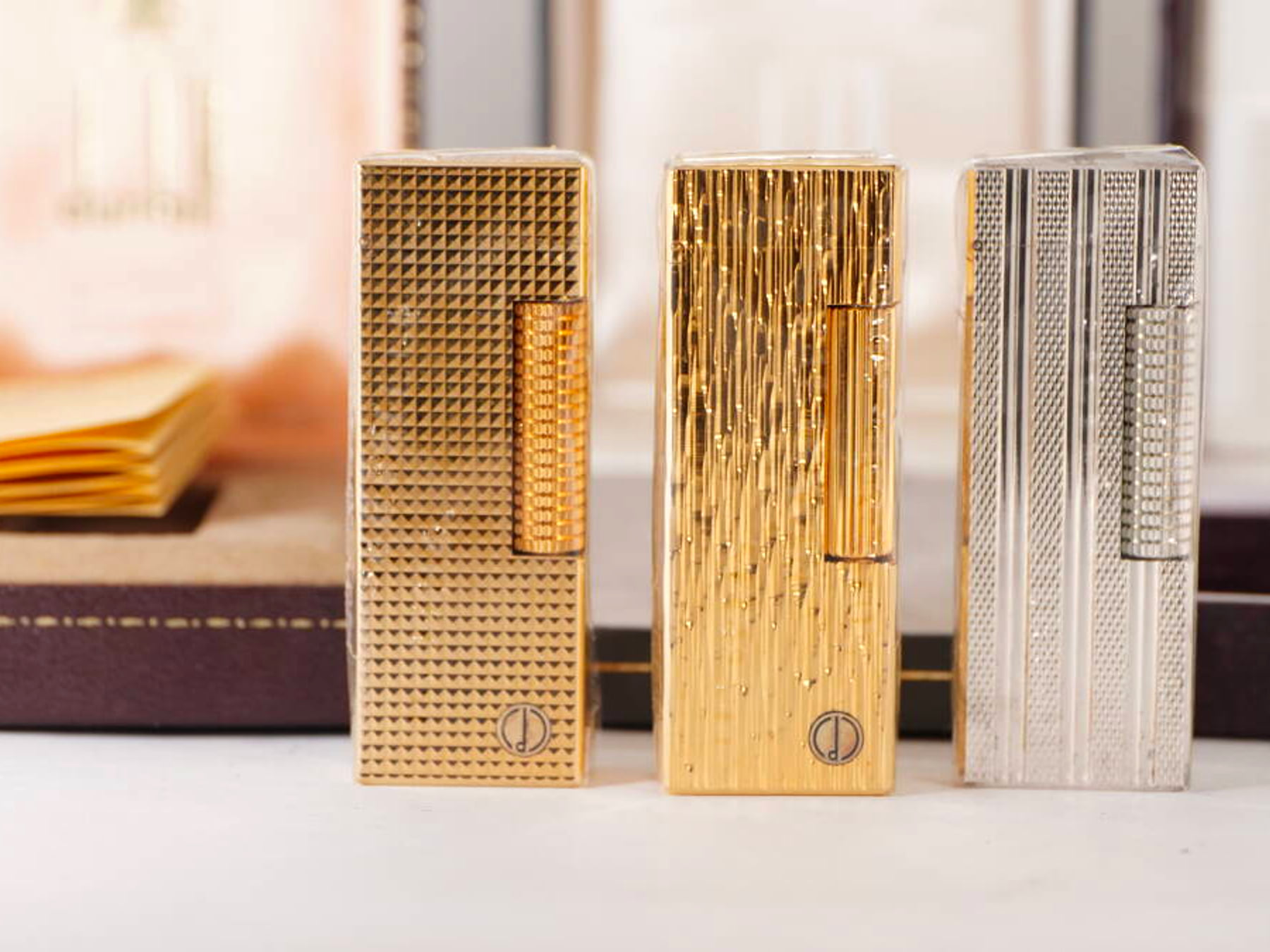 dunhill ダンヒル ガスライター 3点セット ゴールドカラー シルバーカラー 純正ケース付 · plate 2