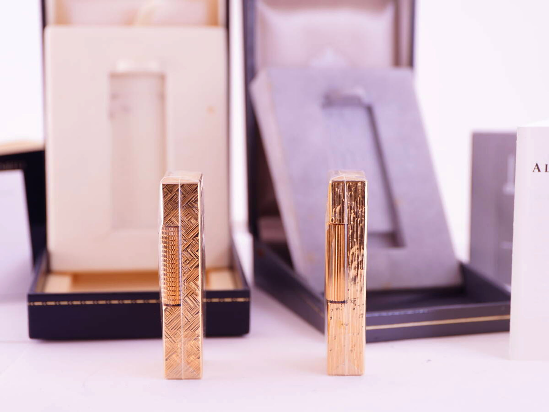 dunhill ダンヒル表記 ゴールドカラー ガスライター 2点 ケース付 ジャンク品 · plate 2
