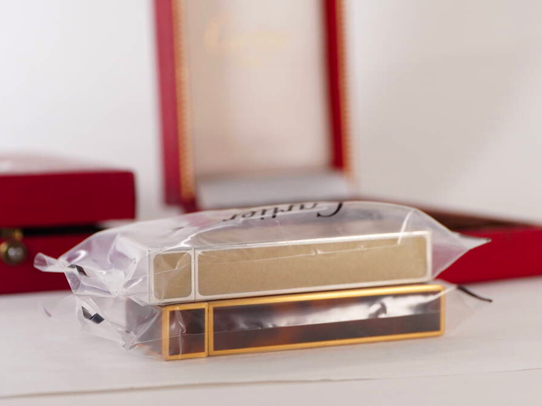 Cartier カルティエ ガスライター 2点セット 漆面風 ゴールドカラー 純正ケース付 · plate 10