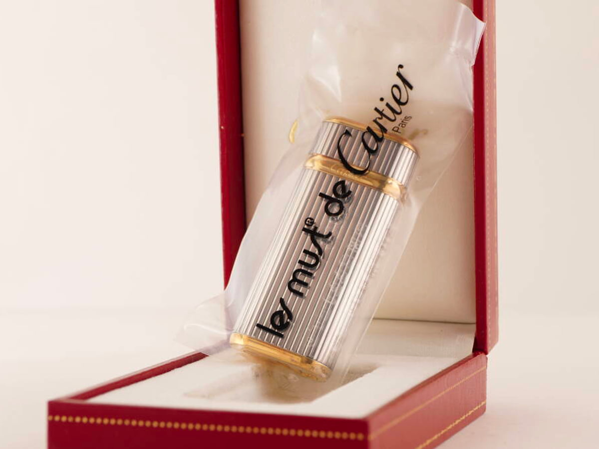 Cartier カルティエ ガスライター シルバーカラー 縦ライン 箱付