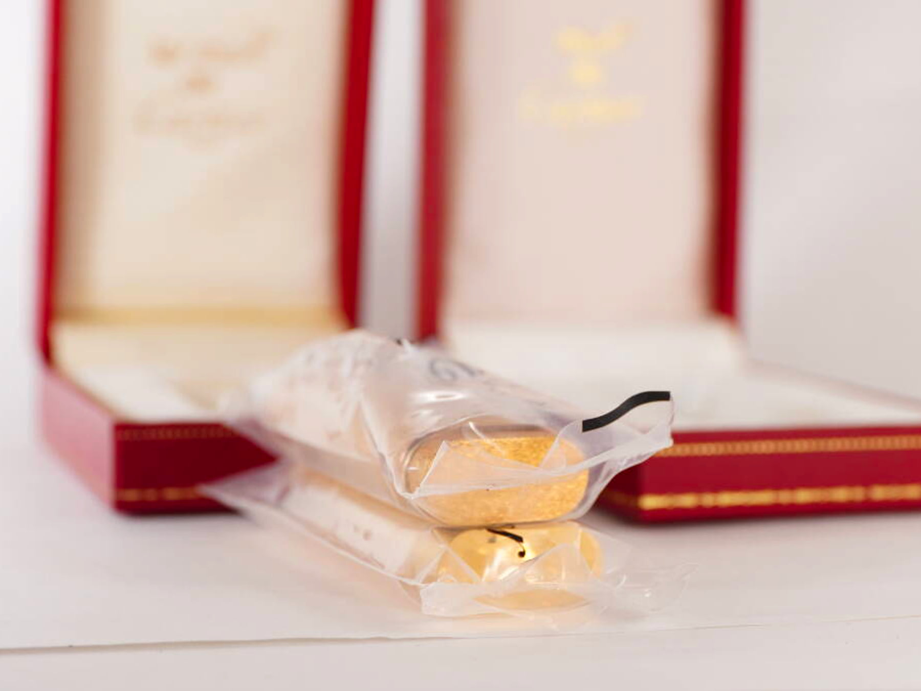 Cartier カルティエ ガスライター 2点セット ゴールドカラー 純正ケース付 · plate 10