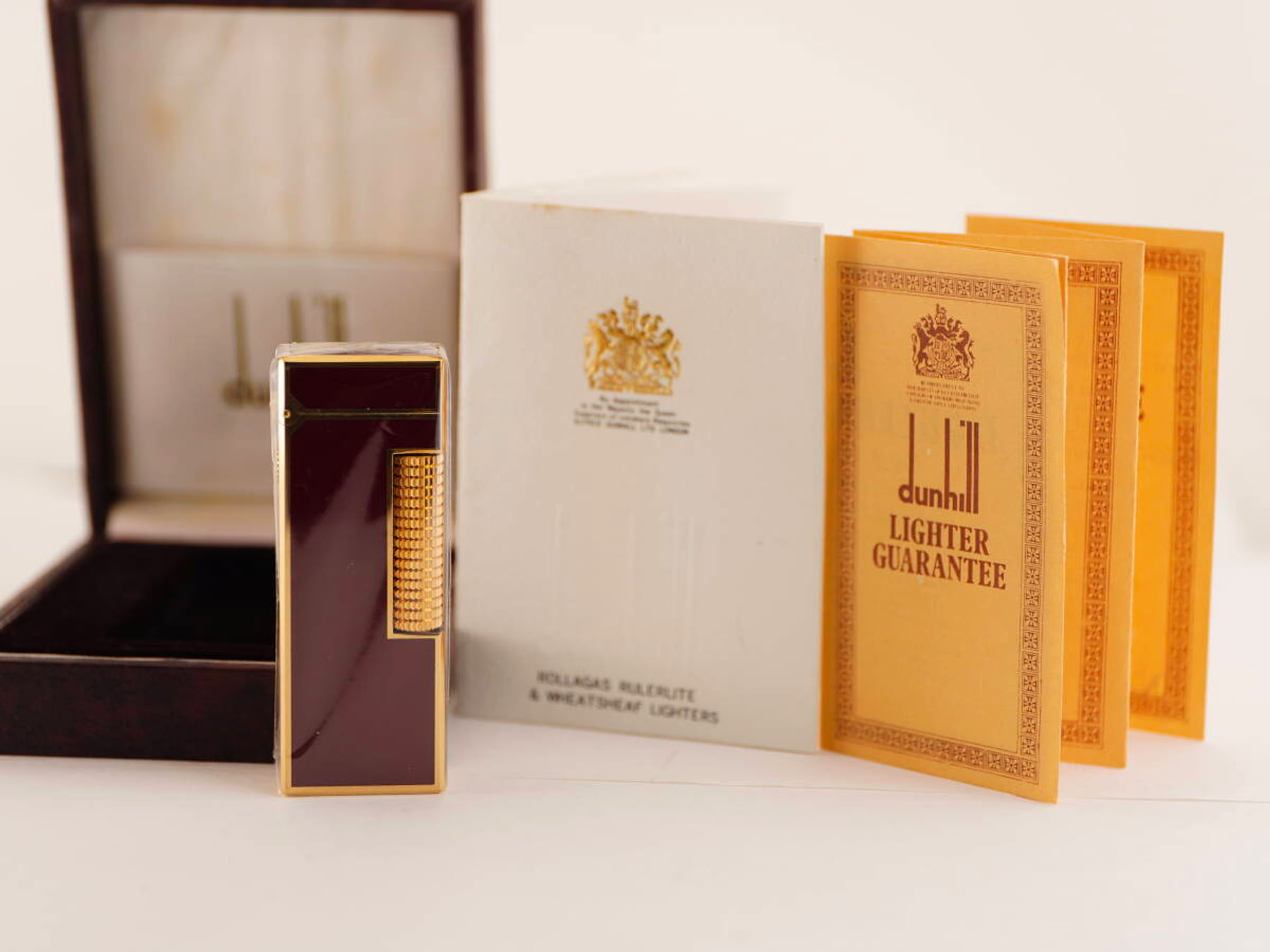 dunhill ダンヒル表記 レッド系 漆調 ガスライター ケース・書類類付 ジャンク品