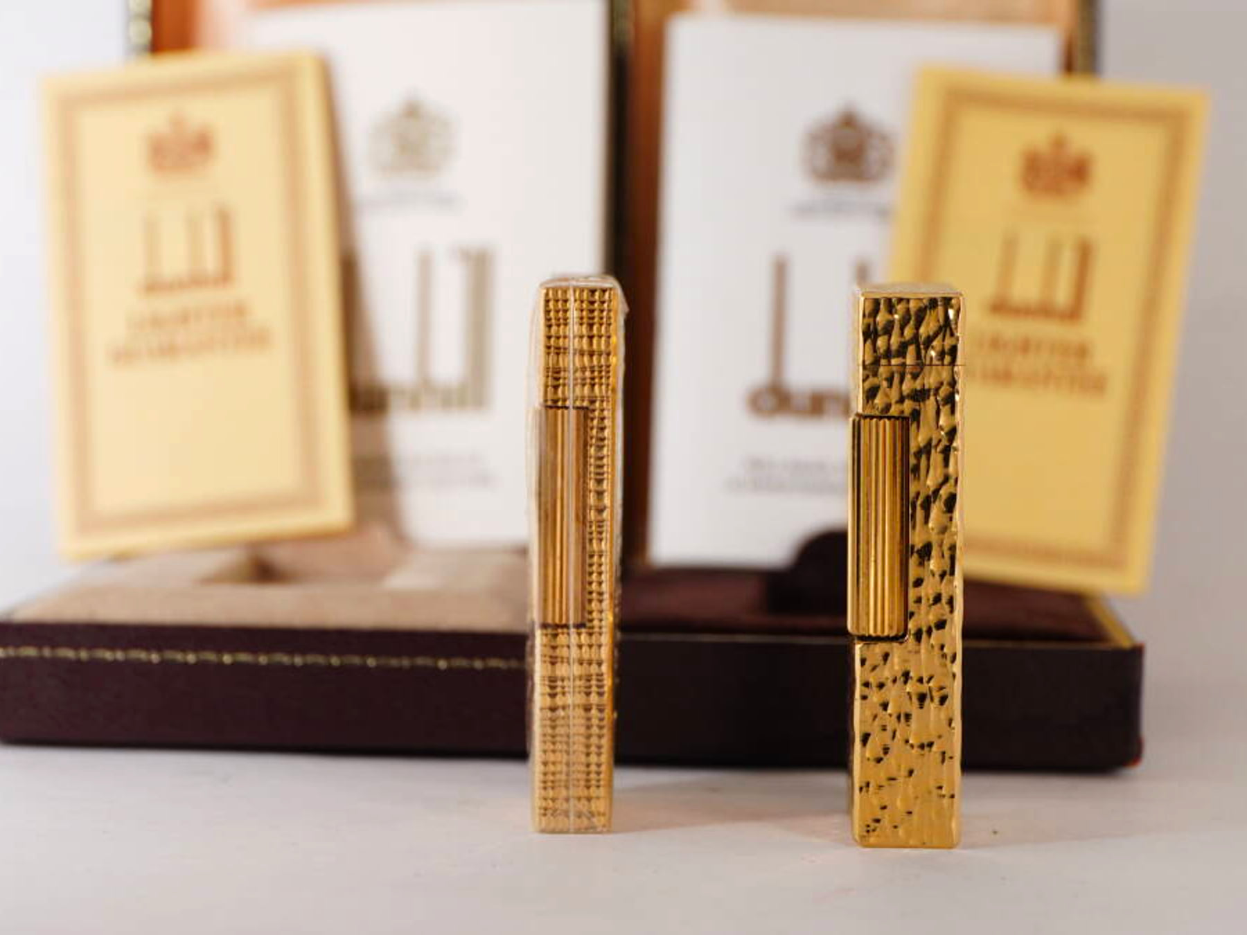 dunhill ダンヒル ガスライター 2点セット ゴールドカラー 純正ケース付 · plate 3