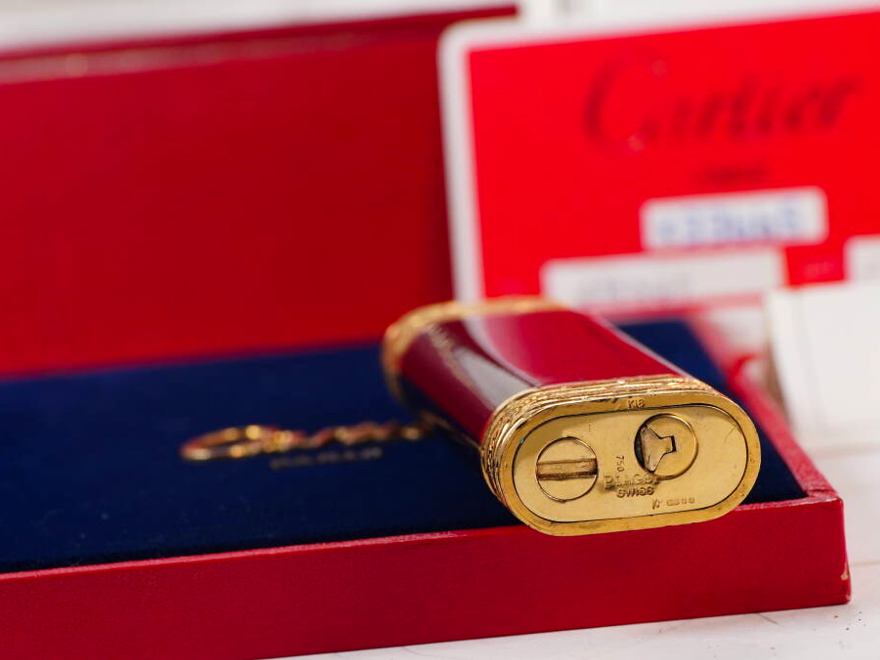 Cartier カルティエ ガスライター ゴールドカラー レッド系 18K 93.7g 箱・冊子・カード付 · plate 7